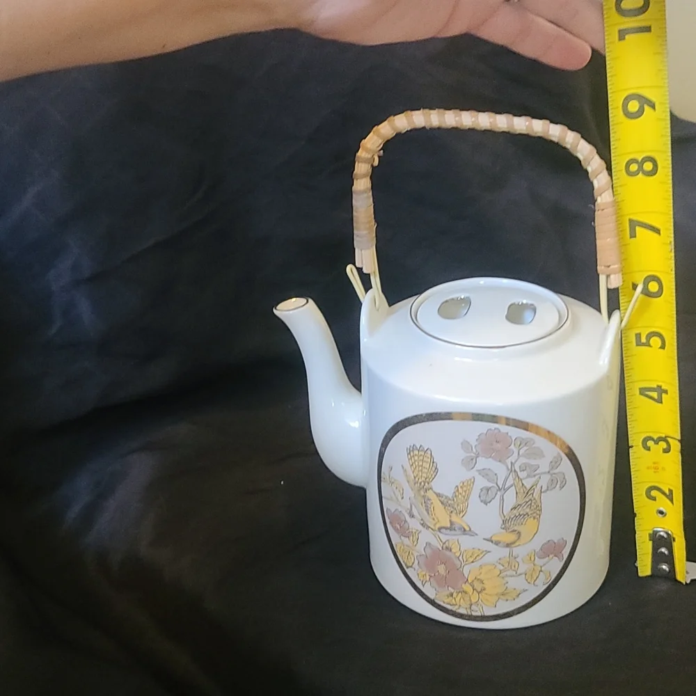 Japanese Ceramic Tea Pot  With Golden Birds & 24kt Details Wooden Handle - Picture 7 of 8